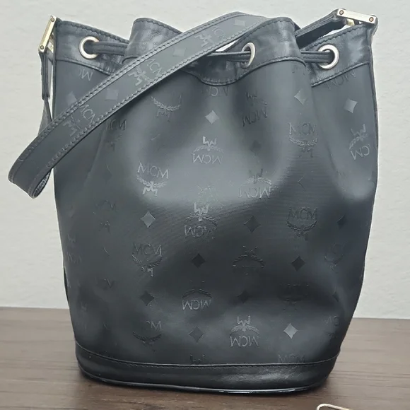 MCM Black Shoulder Bag with Drawstring Closure, Vintage Pre-owned - Picture 12 of 17